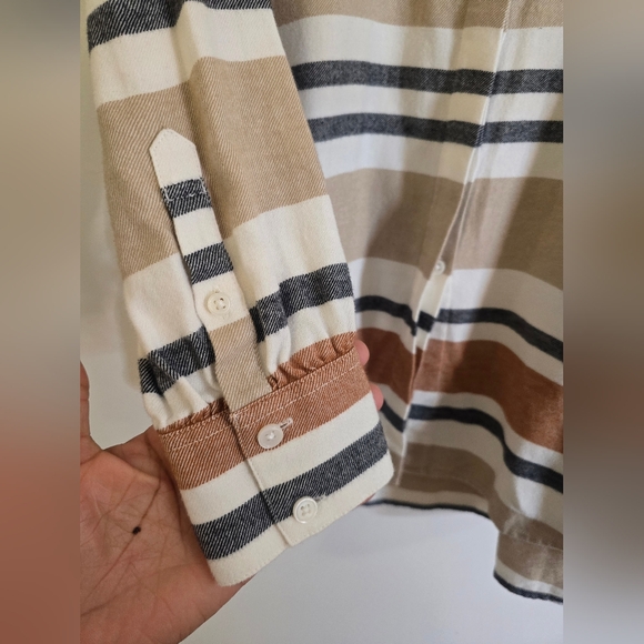 •215• Lands End Top - Picture 4 of 9